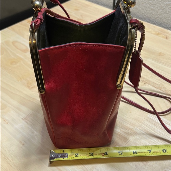 Vintage Chic Red Leather Double Opening Cross Bag - Picture 12 of 13